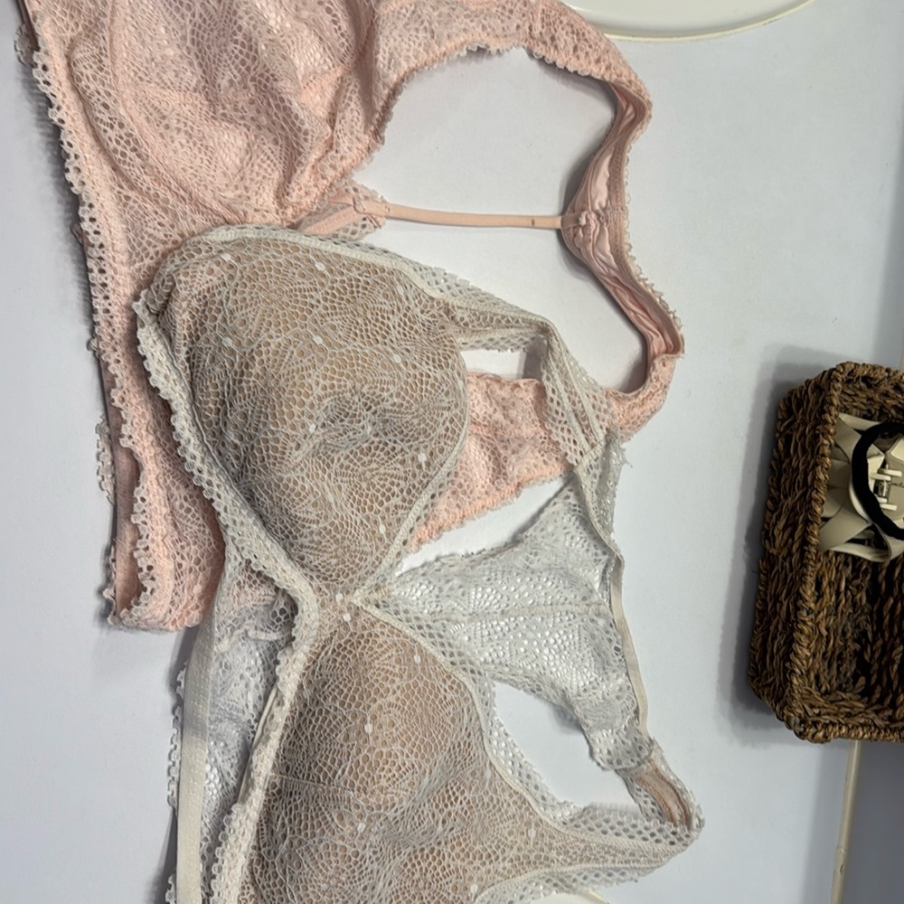 2 Victoria’s Secret ￼bralettes